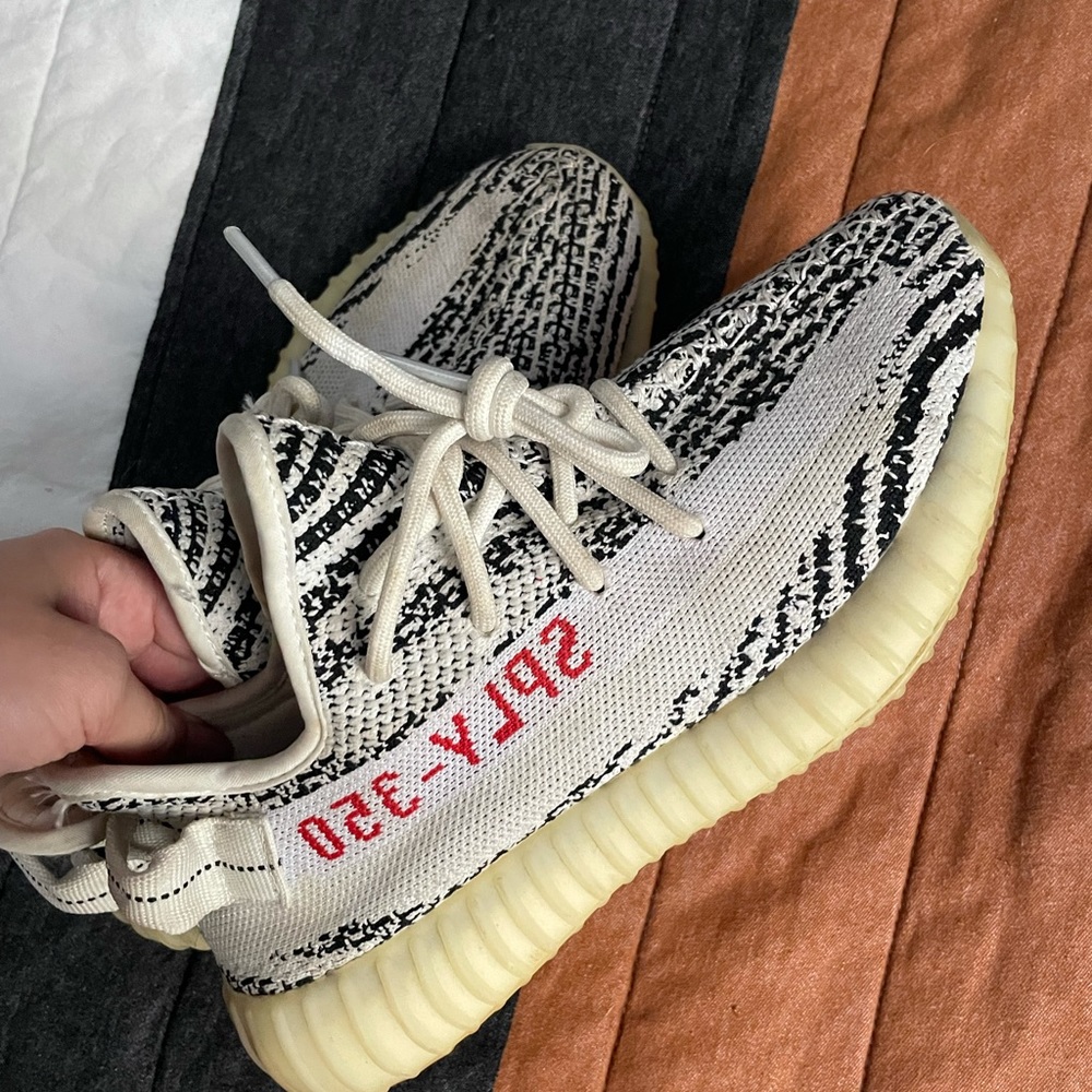 COPY - Yeezy boost 350 zebra
